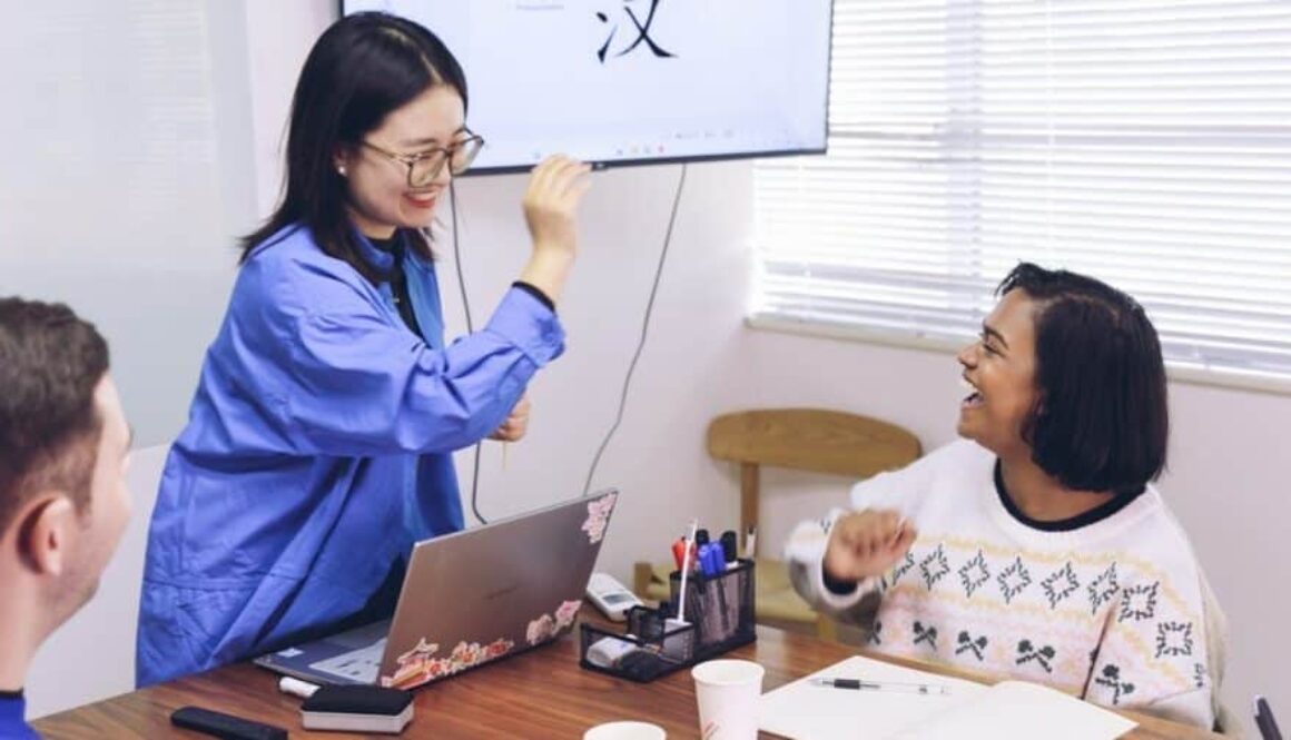 GoEast Mandarin interactive classroom with professional teachers