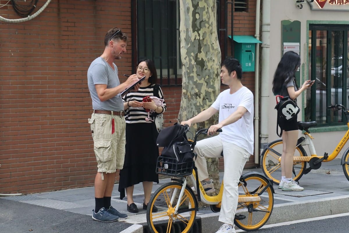 Student conversation with locals