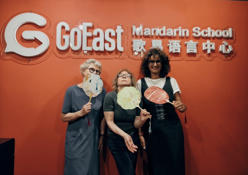 goeast student lili and her girlfriends